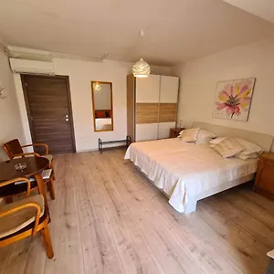 apartments-ana-medulin-52203.pula-hotels.org/